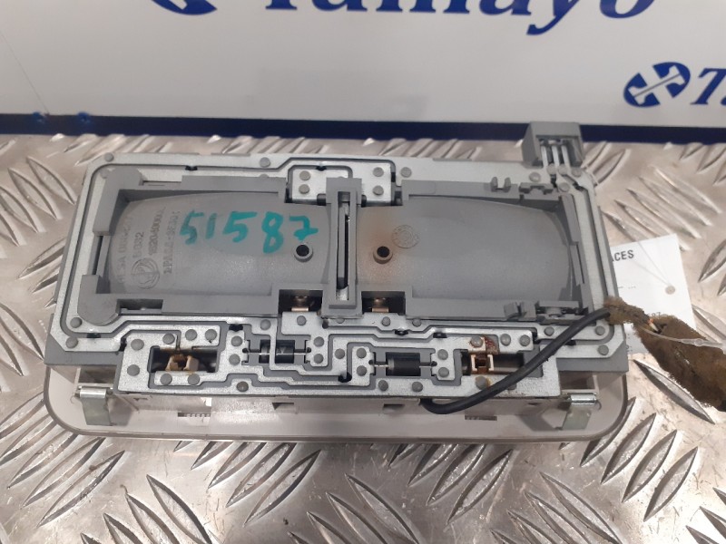Recambio de luz interior para fiat grande punto (199) referencia OEM IAM 0884200  1520400000