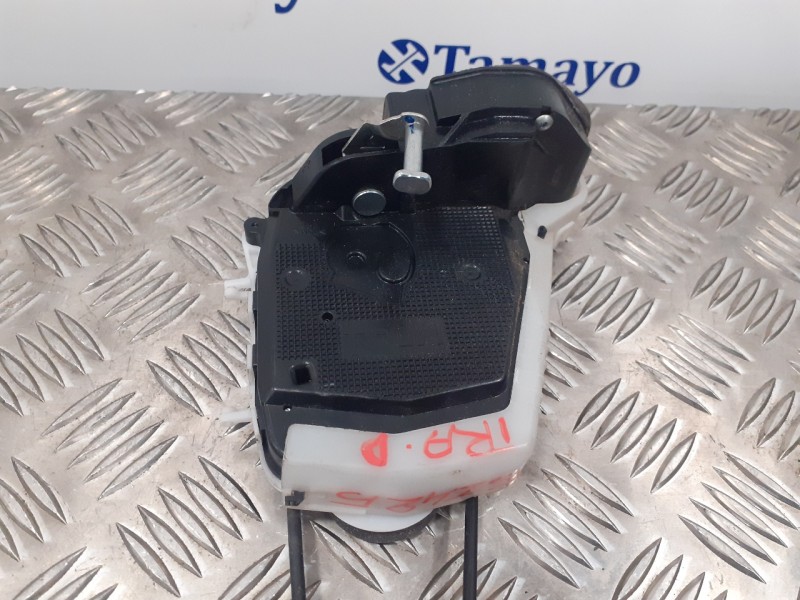 Recambio de cerradura puerta trasera derecha para toyota yaris 1.3 16v cat referencia OEM IAM   