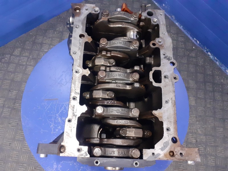 Recambio de bloque para audi a3 (8p) 1.4 16v tfsi referencia OEM IAM 03C021  
