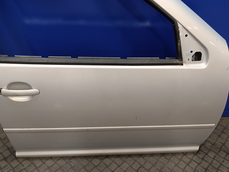 Recambio de puerta delantera derecha para volkswagen golf iv berlina (1j1) 1.9 tdi referencia OEM IAM   