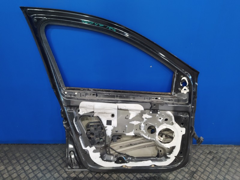 Recambio de puerta delantera izquierda para renault clio iii 1.2 referencia OEM IAM   