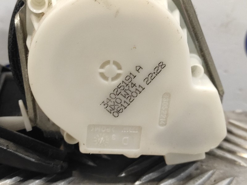 Recambio de cinturon seguridad trasero central para volkswagen t6 transporter referencia OEM IAM 34025191A  