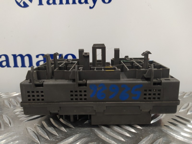 Recambio de caja reles / fusibles para citroën berlingo 1.9 diesel referencia OEM IAM 9568205480  