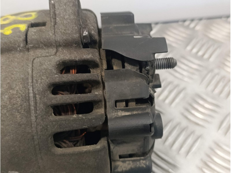 Recambio de alternador para renault clio ii fase ii (b/cb0) referencia OEM IAM 8200386806 2542945B TG11C034