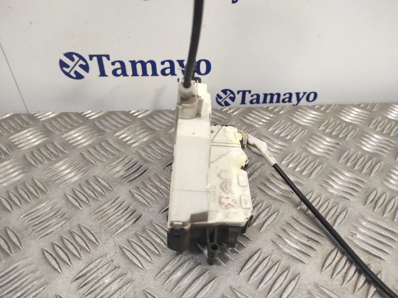 Recambio de cerradura puerta delantera derecha para peugeot 308 1.6 16v referencia OEM IAM 567147  