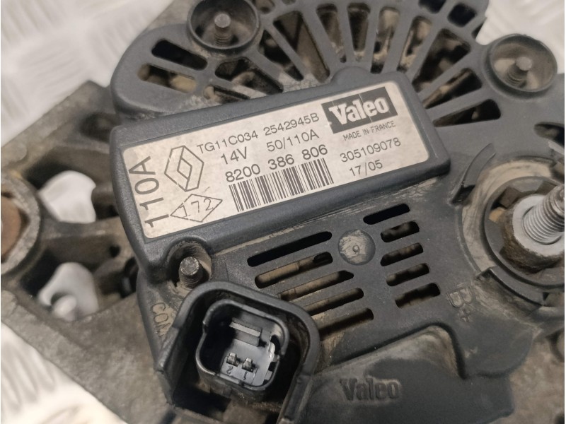 Recambio de alternador para renault clio ii fase ii (b/cb0) referencia OEM IAM 8200386806 2542945B TG11C034