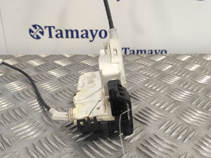 Recambio de cerradura puerta delantera derecha para peugeot 308 1.6 16v referencia OEM IAM 567147  