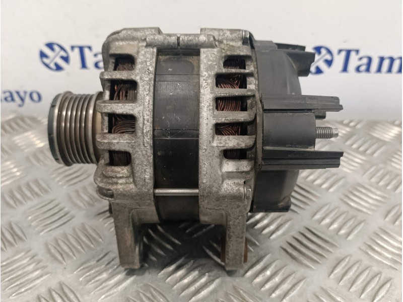 Recambio de alternador para dacia duster ii referencia OEM IAM 231004402RA FG18T179 2717353B