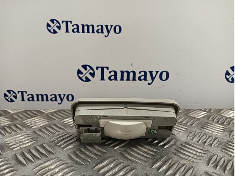 Recambio de luz interior para volkswagen t5 transporter (7e) referencia OEM IAM 7E0947105C  