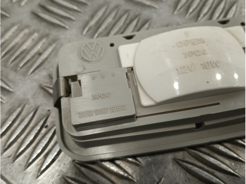Recambio de luz interior para volkswagen t5 transporter (7e) referencia OEM IAM 7E0947105C  