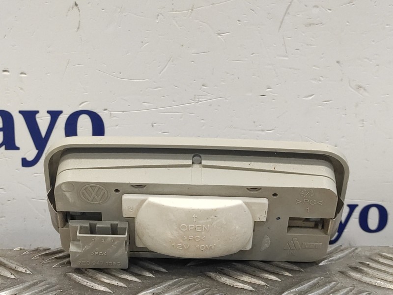 Recambio de luz interior para volkswagen t5 transporter (7e) referencia OEM IAM 7E0947105C  