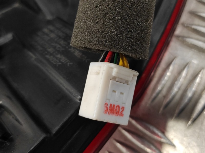 Recambio de piloto trasero izquierdo para kia rio 1.2 cat referencia OEM IAM 924011W2L  