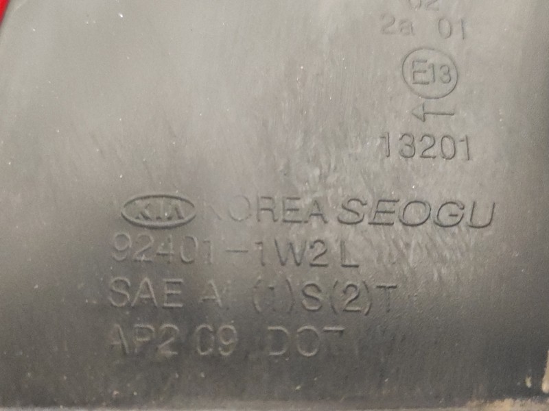 Recambio de piloto trasero izquierdo para kia rio 1.2 cat referencia OEM IAM 924011W2L  