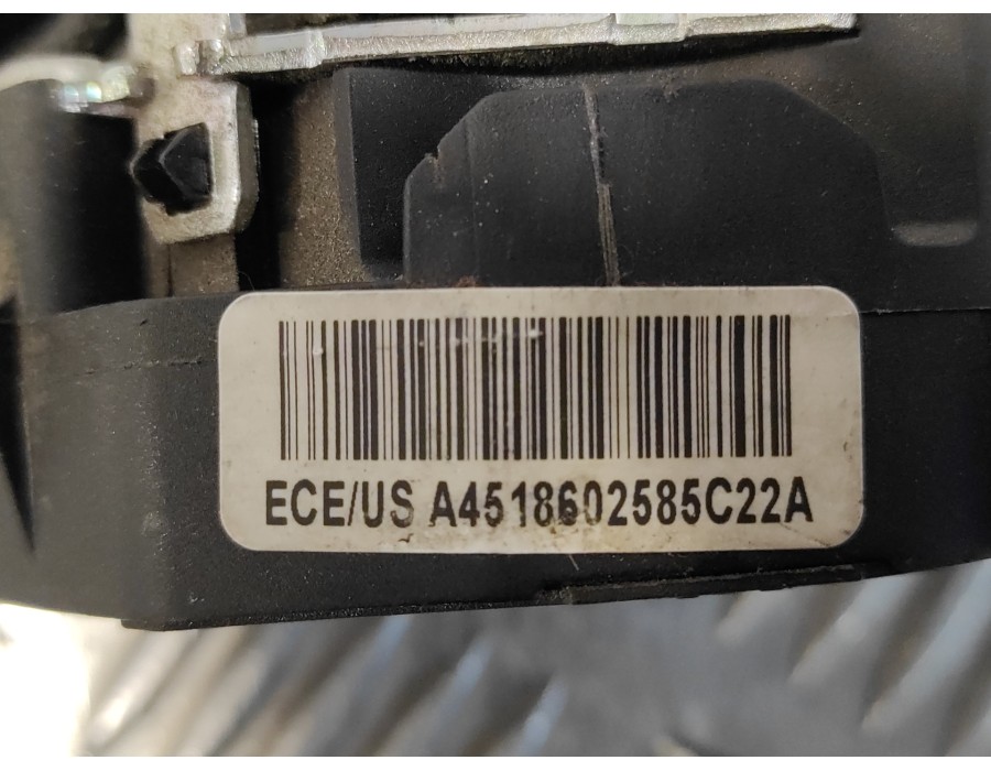 Recambio de cinturon seguridad delantero izquierdo para smart fortwo coupe 0.8 cdi referencia OEM IAM A4518602585C22A  33003480
