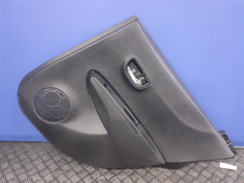 Recambio de guarnecido puerta trasera derecha para toyota yaris 1.3 16v cat referencia OEM IAM 67630  676300DB90C0