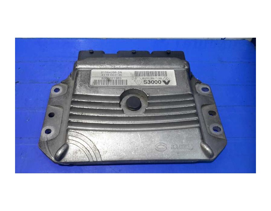 Recambio de centralita motor uce para renault scenic ii 1.6 16v referencia OEM IAM 8200387138 8200321263 215842882A