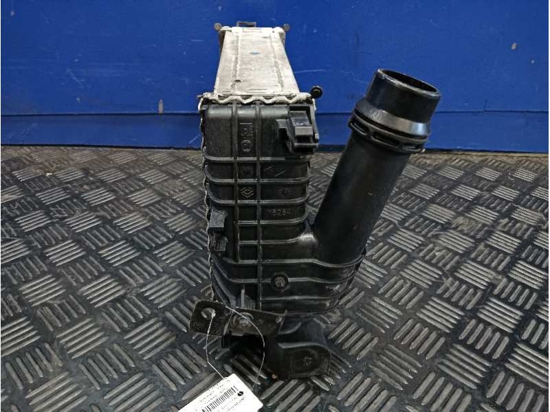 Recambio de intercooler para renault captur referencia OEM IAM 144961381R  