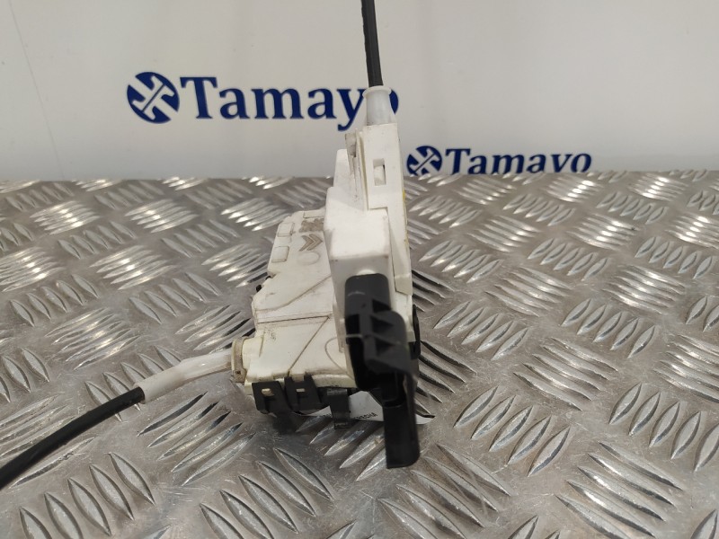 Recambio de cerradura puerta delantera derecha para peugeot 308 sw referencia OEM IAM 567147  