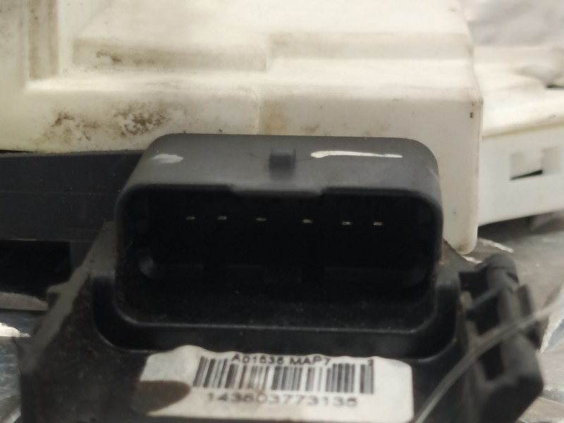 Recambio de cerradura puerta delantera derecha para peugeot 308 sw referencia OEM IAM 567147  