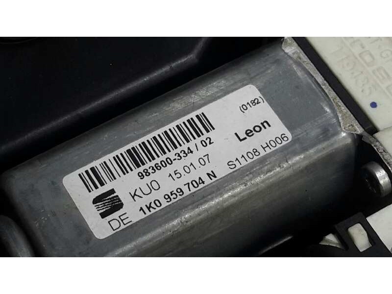Recambio de elevalunas trasero derecho para seat leon (1p1) 1.9 tdi referencia OEM IAM 1K0959704N  98360033402