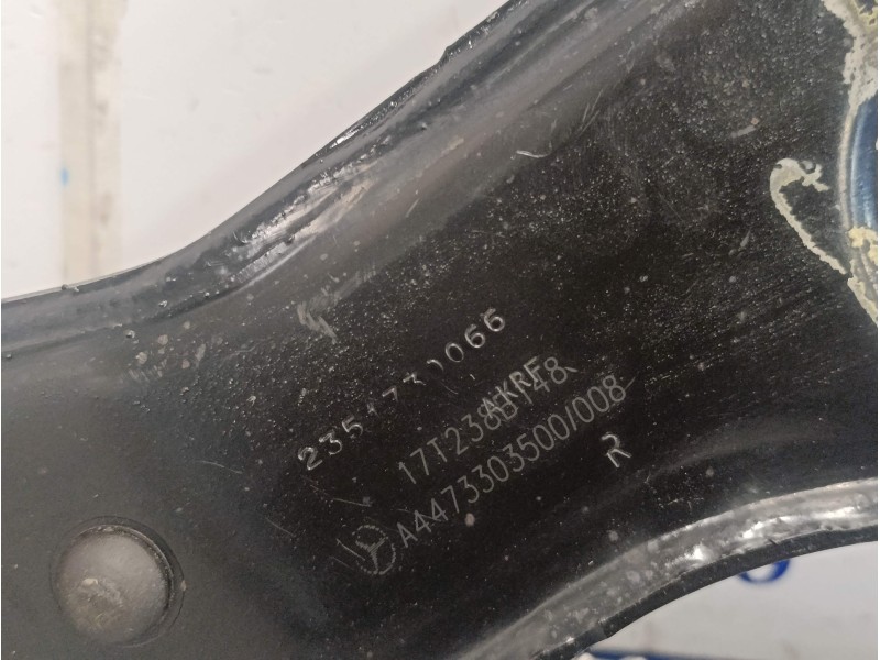 Recambio de brazo suspension inferior delantero derecho para mercedes-benz vito mixto (447) referencia OEM IAM A4473303500  