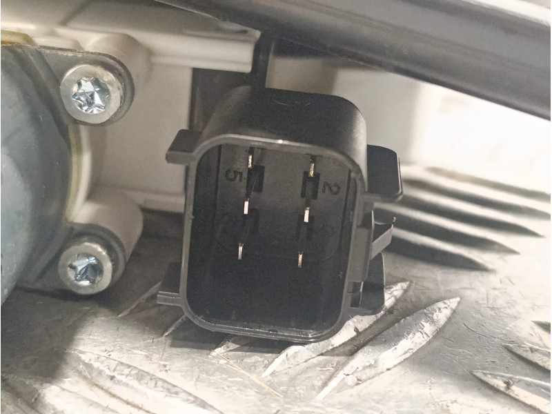 Recambio de elevalunas trasero derecho para land rover discovery sport referencia OEM IAM FK7227000AD C39859100 C26572105