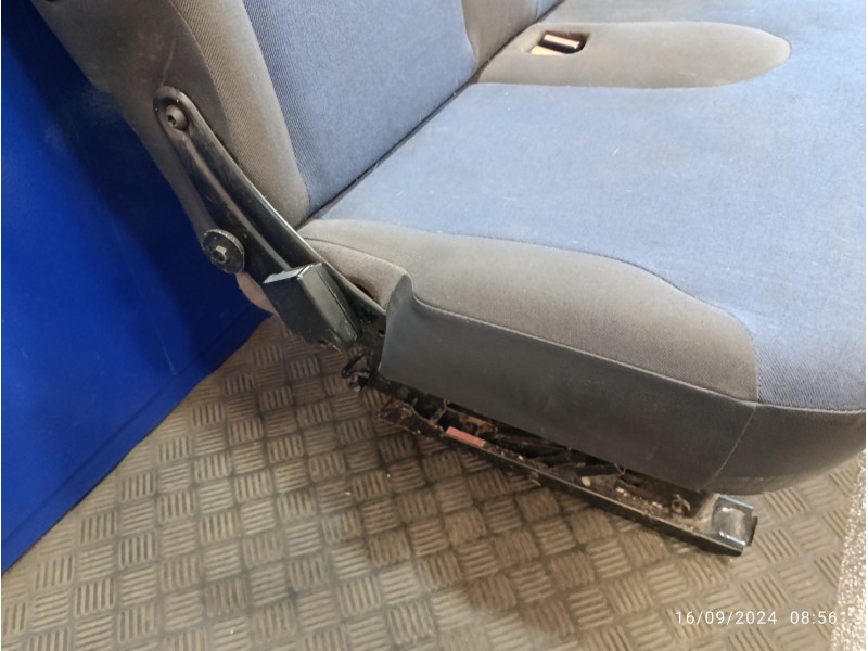 Recambio de asientos traseros para opel vivaro furgón/combi (07.2006 =>) 2.0 16v cdti referencia OEM IAM   