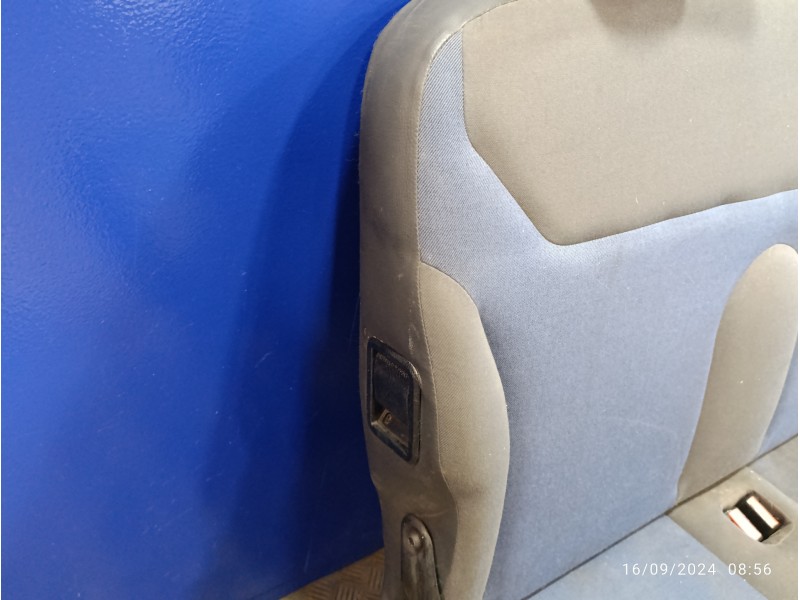 Recambio de asientos traseros para opel vivaro furgón/combi (07.2006 =>) 2.0 16v cdti referencia OEM IAM   