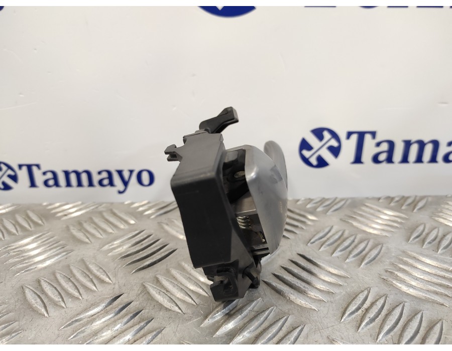 Recambio de maneta interior delantera izquierda para kia rio 1.2 cat referencia OEM IAM 826101W010  