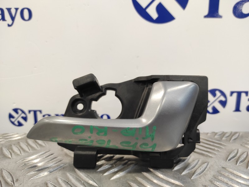 Recambio de maneta interior delantera derecha para kia rio 1.2 cat referencia OEM IAM 826201W010  