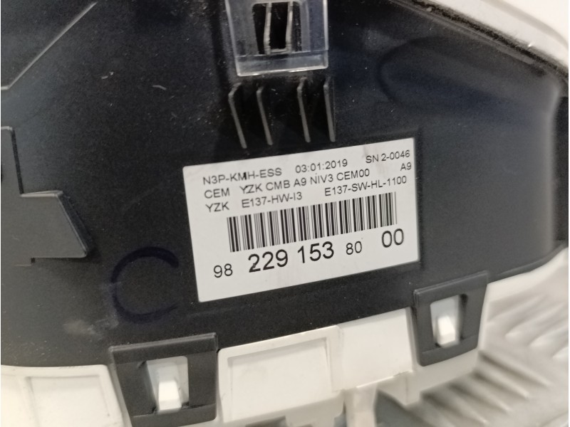 Recambio de cuadro instrumentos para peugeot 208 1.2 16v vti referencia OEM IAM 982291538000  9821126480