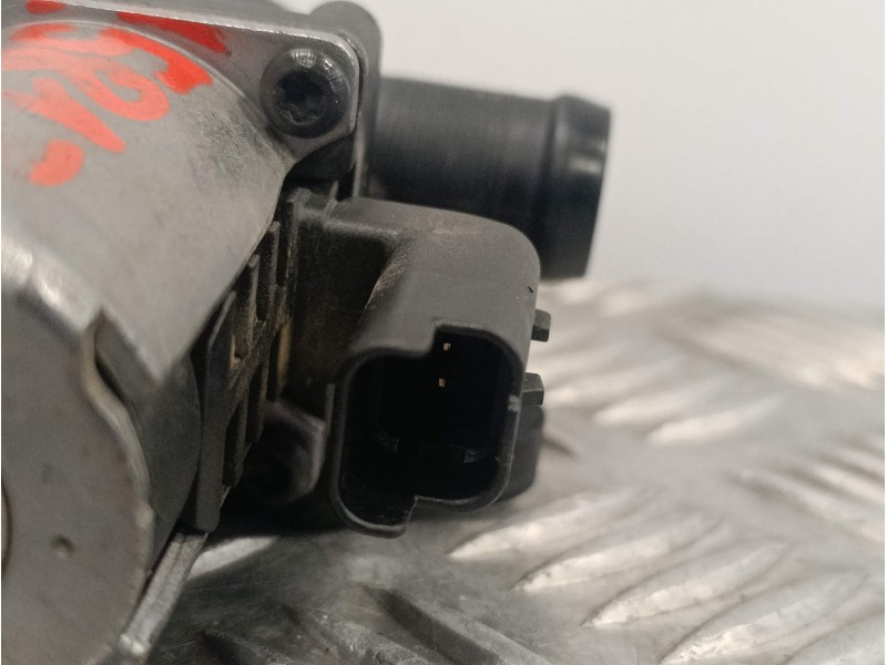 Recambio de bomba agua para dacia duster ii referencia OEM IAM 212309316R  