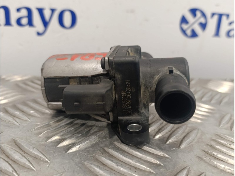 Recambio de bomba agua para dacia duster ii referencia OEM IAM 212309316R  