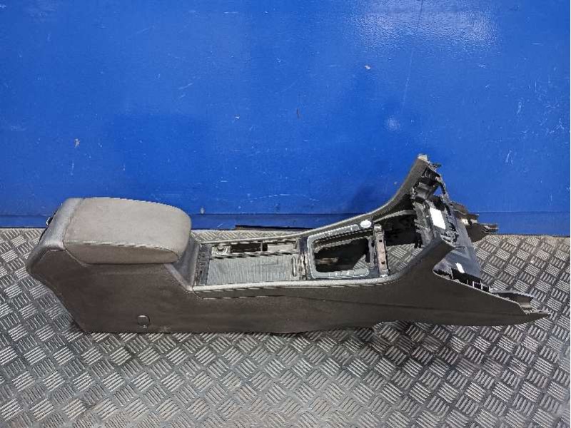 Recambio de apoyabrazos central para volkswagen golf vii (5g1, bq1, be1, be2) 1.4 gte hybrid referencia OEM IAM 5G1863241BL  