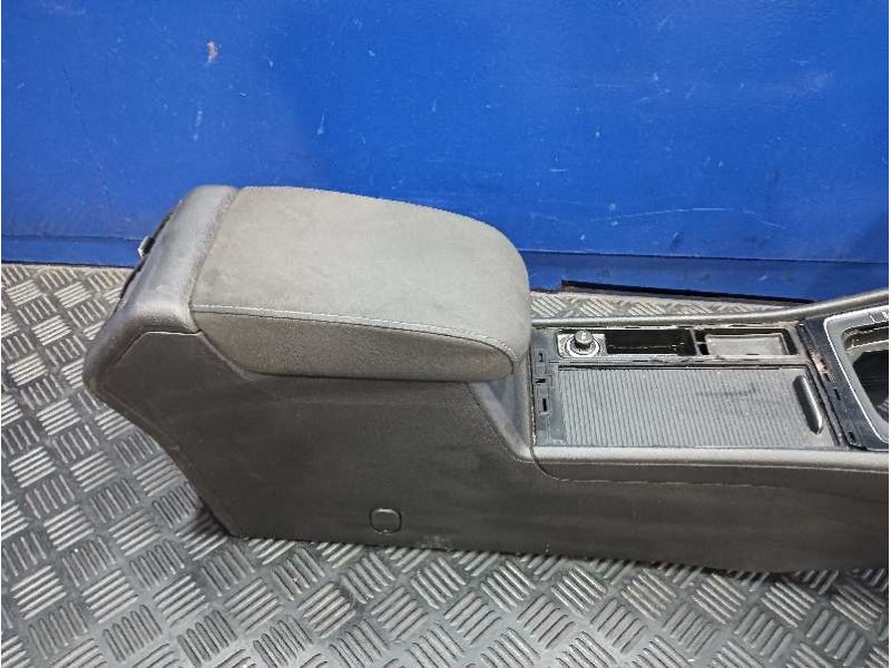 Recambio de apoyabrazos central para volkswagen golf vii (5g1, bq1, be1, be2) 1.4 gte hybrid referencia OEM IAM 5G1863241BL  