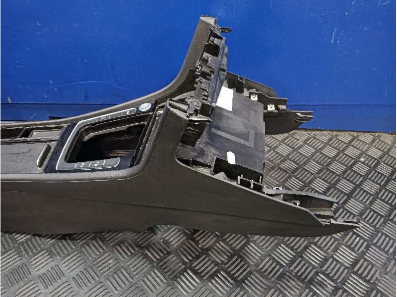 Recambio de apoyabrazos central para volkswagen golf vii (5g1, bq1, be1, be2) 1.4 gte hybrid referencia OEM IAM 5G1863241BL  