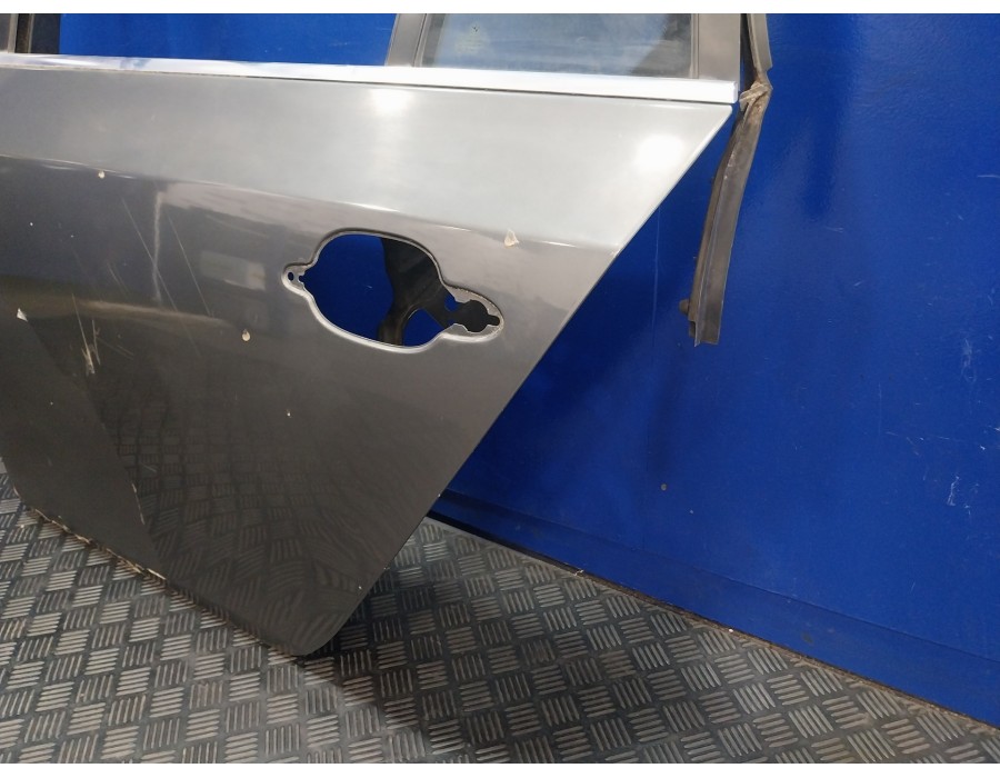 Recambio de puerta trasera izquierda para bmw serie 5 touring (e61) 2.5 24v turbodiesel cat referencia OEM IAM   