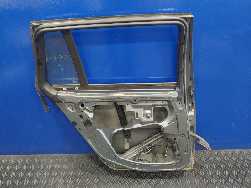 Recambio de puerta trasera izquierda para bmw serie 5 touring (e61) 2.5 24v turbodiesel cat referencia OEM IAM   