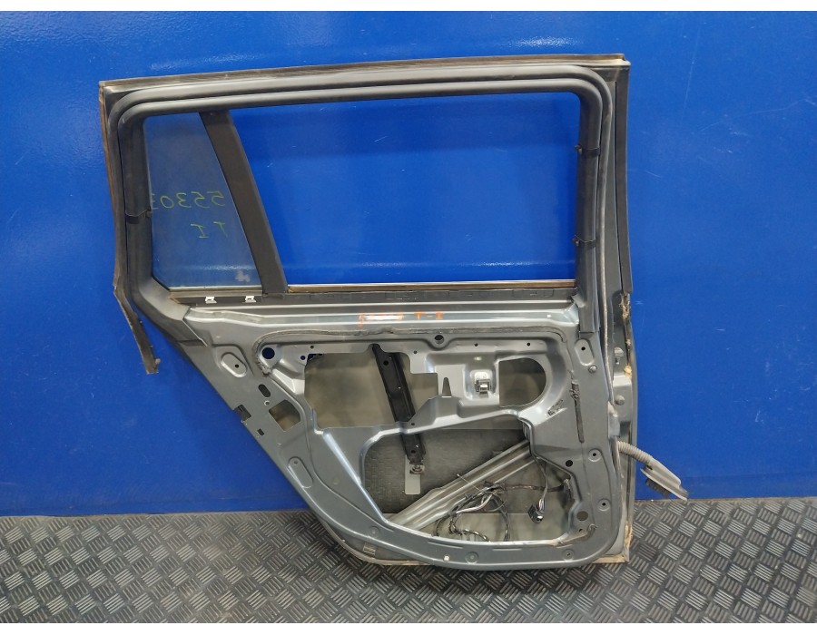 Recambio de puerta trasera izquierda para bmw serie 5 touring (e61) 2.5 24v turbodiesel cat referencia OEM IAM   