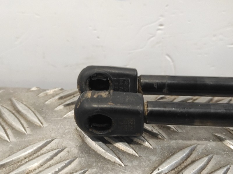 Recambio de amortiguadores maletero / porton para toyota rav4 referencia OEM IAM 689500R060A  