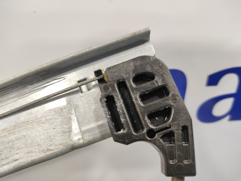 Recambio de elevalunas trasero derecho para kia rio 1.2 cat referencia OEM IAM 826301M000  