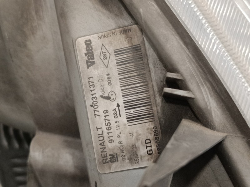 Recambio de faro izquierdo para renault trafic caja cerrada (ab 4.01) referencia OEM IAM 7700311371 89308690 91165719