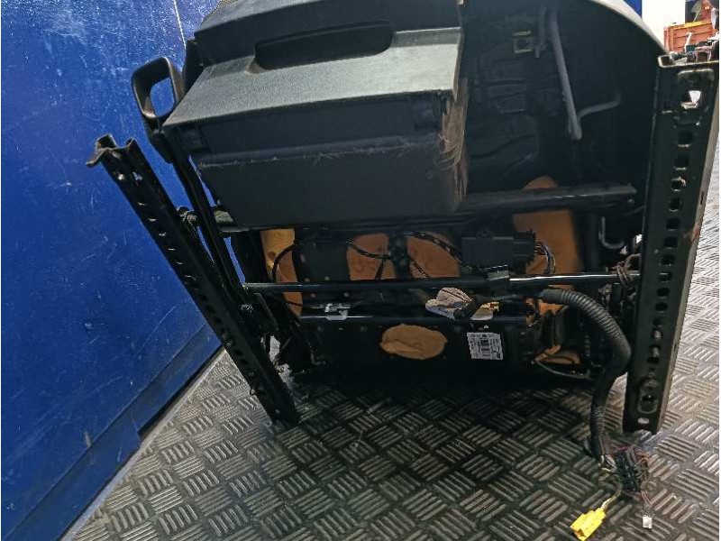 Recambio de asiento delantero izquierdo para seat leon (1p1) fr hatchback referencia OEM IAM   