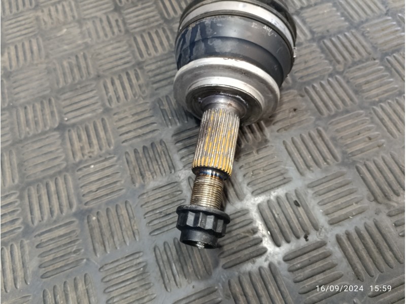 Recambio de transmision delantera derecha para toyota rav4 referencia OEM IAM DA76R  