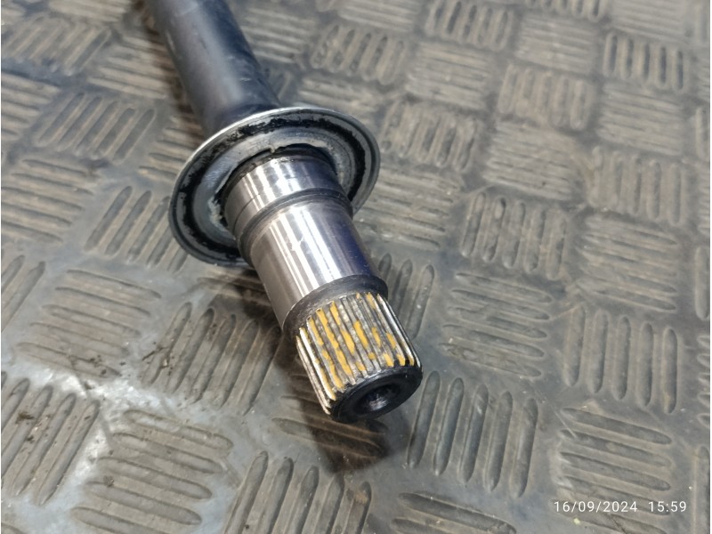 Recambio de transmision delantera derecha para toyota rav4 referencia OEM IAM DA76R  