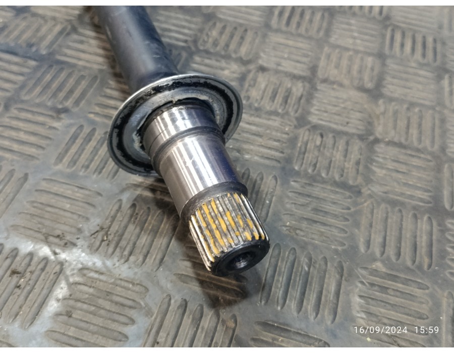 Recambio de transmision delantera derecha para toyota rav4 referencia OEM IAM DA76R  
