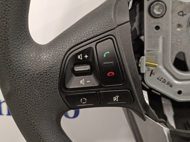 Recambio de volante para kia rio 1.2 cat referencia OEM IAM 561001W572HU 561301W000 1W572HU
