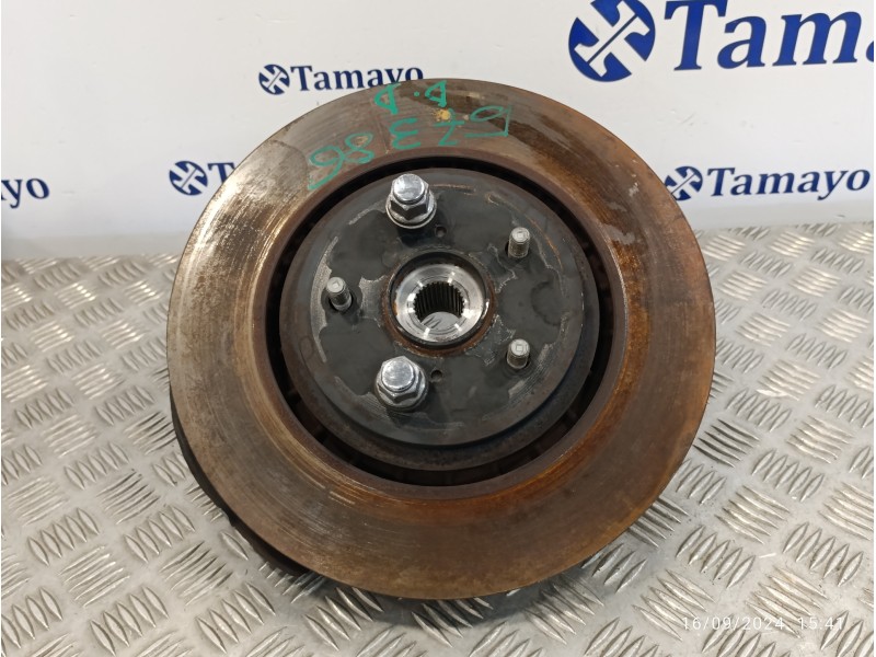Recambio de mangueta delantera derecha para toyota rav4 referencia OEM IAM   