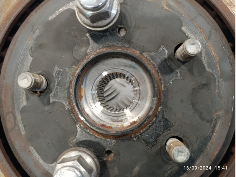 Recambio de mangueta delantera derecha para toyota rav4 referencia OEM IAM   