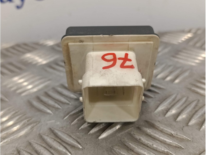 Recambio de modulo electronico para dacia duster ii referencia OEM IAM A6089000200 E2110021970 110679886R